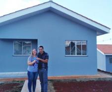 37 famílias de Mariópolis recebem chaves da casa própria 