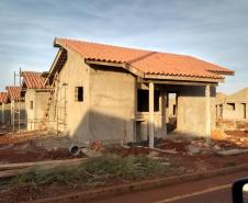 Construção de 56 casas populares chega à metade em Cambará