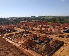 Construção de 47 casas em Figueira chega a 25% de conclusão