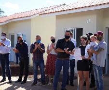  Famílias de Foz do Iguaçu recebem as chaves da casa própria