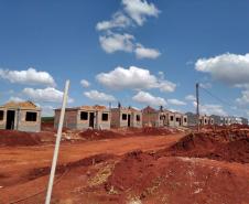 Construção de 28 casas populares chega a 20% em Lunardelli