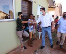 Governador entrega as chaves da casa própria a 56 famílias de Cambará