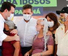 Governador inaugura condomínio para idosos com 40 casas em Foz do Iguaçu