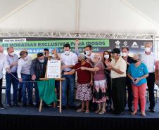 Governador inaugura condomínio para idosos com 40 casas em Foz do Iguaçu