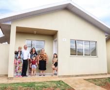 Governo entrega 119 casas populares para ajudar famílias de Cantagalo