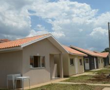 Governo entrega 90 casas e condomínio para idosos em Prudentópolis 