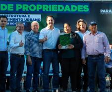 Governador entrega títulos de propriedade e libera R$ 7 milhões para Santa Tereza do Oeste