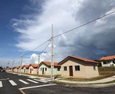 Governador entrega casas custeadas pelo Estado a 34 famílias de Rio Azul