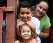 Governador entrega casas custeadas pelo Estado a 34 famílias de Rio Azul