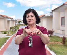 Mulheres são as mais beneficiadas com a construção de casas populares no Paraná - Foto: Cohapar