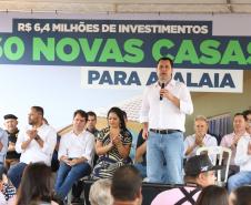 Governador inaugura conjunto com 60 moradias em Atalaia