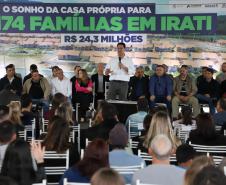  Governador entrega chaves da casa própria a 174 famílias de Irati