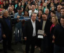  Governador entrega chaves da casa própria a 174 famílias de Irati