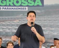 Ratinho Junior entrega 408 casas em Ponta Grossa