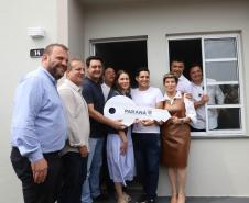 Ratinho Junior entrega 408 casas em Ponta Grossa