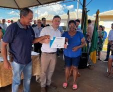 Estado ajuda no valor de entrada e 63 famílias de Terra Rica compram imóvel próprio