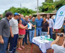 Cohapar entrega 76 matrículas de regularização fundiária para famílias de Cascavel