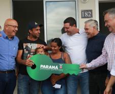 Governador entrega condomínio residencial para 103 famílias em Loanda