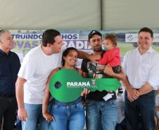 Governador entrega condomínio residencial para 103 famílias em Loanda