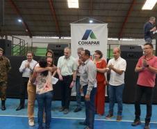 Programa da Cohapar leva escritura a preço acessível a 93 famílias de Bandeirantes