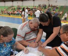 Programa da Cohapar leva escritura a preço acessível a 93 famílias de Bandeirantes