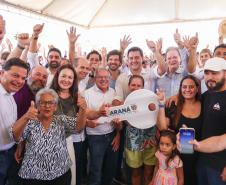 Governador entrega 44 casas e anuncia construção de condomínio do idoso em Ibiporã