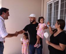 Governador entrega 44 casas e anuncia construção de condomínio do idoso em Ibiporã