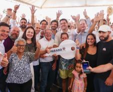 Governador entrega 44 casas e anuncia construção de condomínio do idoso em Ibiporã