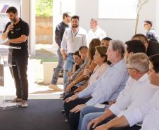 Governador entrega 44 casas e anuncia construção de condomínio do idoso em Ibiporã