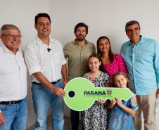  Casa Fácil: governador inaugura residencial com 144 apartamentos em Londrina