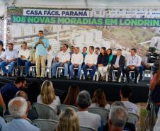  Casa Fácil: governador inaugura residencial com 144 apartamentos em Londrina