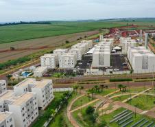  Casa Fácil: governador inaugura residencial com 144 apartamentos em Londrina