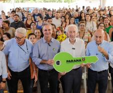  Com apoio do Estado, 200 moradores de Maringá ganham as chaves da casa própria
