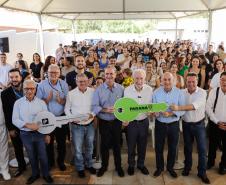  Com apoio do Estado, 200 moradores de Maringá ganham as chaves da casa própria