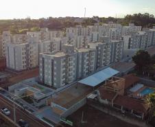  Com apoio do Estado, 200 moradores de Maringá ganham as chaves da casa própria