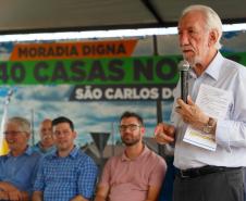 Piana inaugura residencial que beneficia 40 famílias de São Carlos do Ivaí