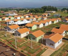 Piana inaugura residencial que beneficia 40 famílias de São Carlos do Ivaí