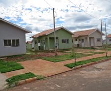 Piana inaugura residencial que beneficia 40 famílias de São Carlos do Ivaí