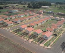 Piana inaugura residencial que beneficia 40 famílias de São Carlos do Ivaí