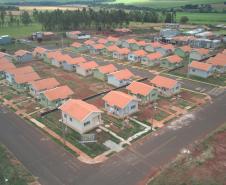 Piana inaugura residencial que beneficia 40 famílias de São Carlos do Ivaí