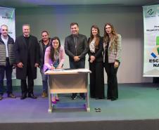 Estado apresenta programa Escritura na Mão para associações de municípios do Litoral e RMC