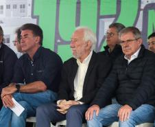 Casa Fácil Paraná: com apoio do Estado, famílias de Cascavel recebem chaves