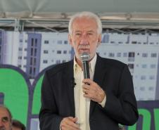 Casa Fácil Paraná: com apoio do Estado, famílias de Cascavel recebem chaves