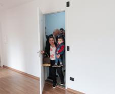 Casa Fácil Paraná: com apoio do Estado, famílias de Cascavel recebem chaves