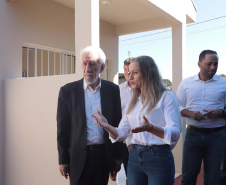 Com apoio do Estado, chaves da casa própria são entregues a famílias de Japurá