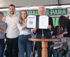 Com apoio do Estado, chaves da casa própria são entregues a famílias de Japurá