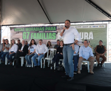 Com apoio do Estado, chaves da casa própria são entregues a famílias de Japurá