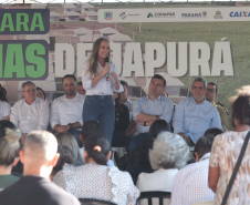 Com apoio do Estado, chaves da casa própria são entregues a famílias de Japurá