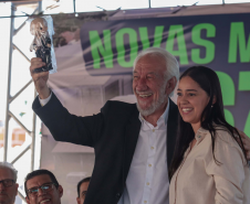 Com apoio do Estado, chaves da casa própria são entregues a famílias de Japurá