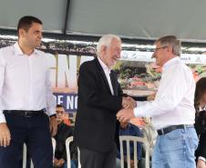 Darci Piana entrega residencial com 120 casas a famílias de Nova Londrina